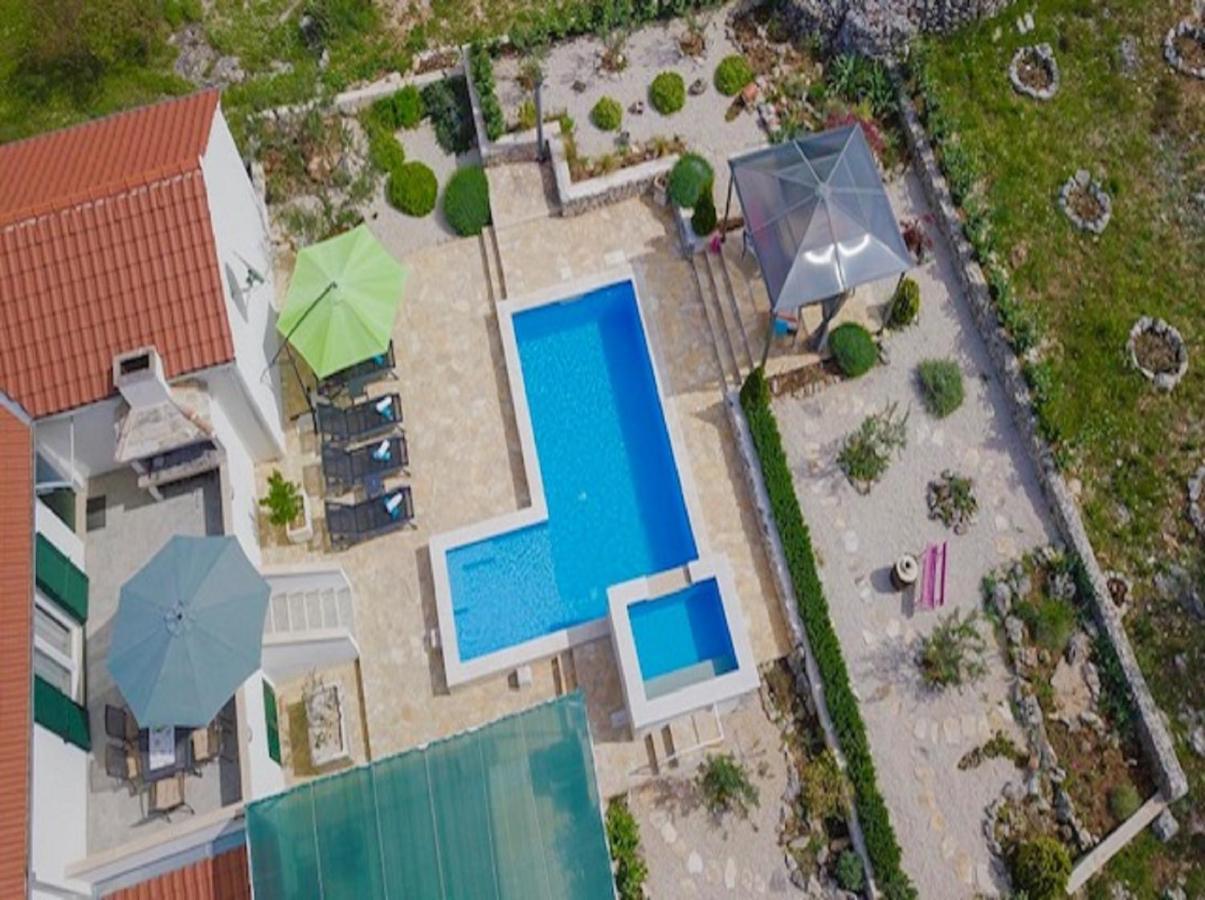 Holiday Home Ela Dracevica Екстер'єр фото